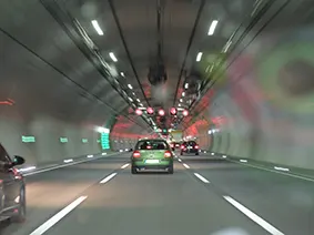 voiture tunnel