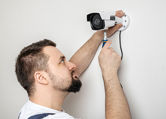 technicien caméra vidéosurveillance